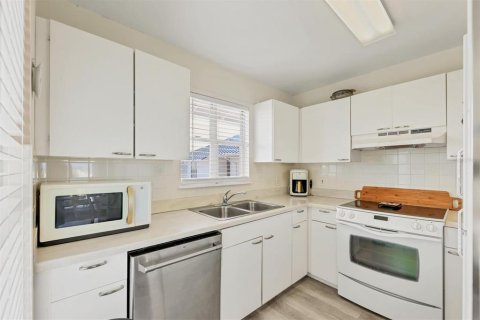 Copropriété à vendre à Bradenton, Floride: 2 chambres, 101.82 m2 № 1801325 - photo 8