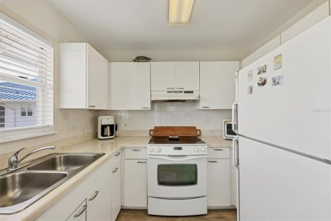 Copropriété à vendre à Bradenton, Floride: 2 chambres, 101.82 m2 № 1801325 - photo 9