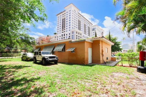 House in Coral Gables, Florida 3 bedrooms, 116.59 sq.m. № 1868475 - photo 20