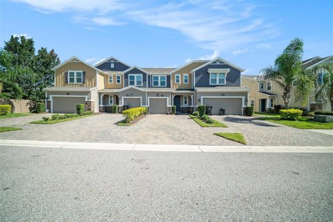 Townhouse in Lutz, Florida 3 bedrooms, 186.08 sq.m. № 1876050 - photo 3