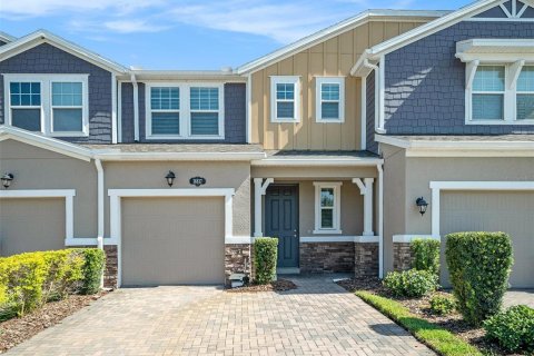 Townhouse in Lutz, Florida 3 bedrooms, 186.08 sq.m. № 1876050 - photo 1