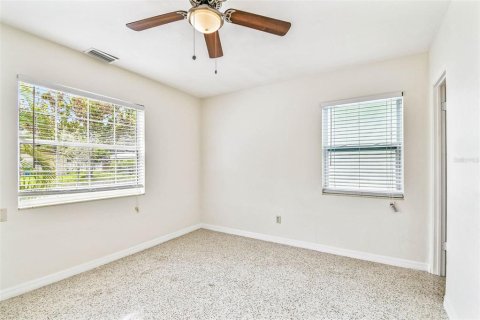 House in Saint Petersburg, Florida 6 bedrooms, 268.86 sq.m. № 1914770 - photo 22