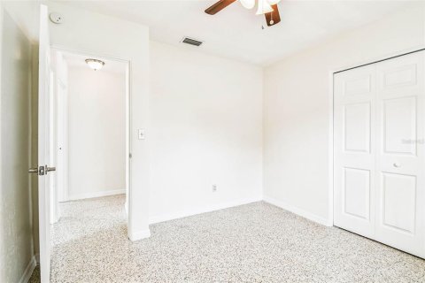 House in Saint Petersburg, Florida 6 bedrooms, 268.86 sq.m. № 1914770 - photo 24