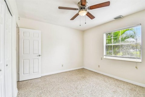 House in Saint Petersburg, Florida 6 bedrooms, 268.86 sq.m. № 1914770 - photo 21