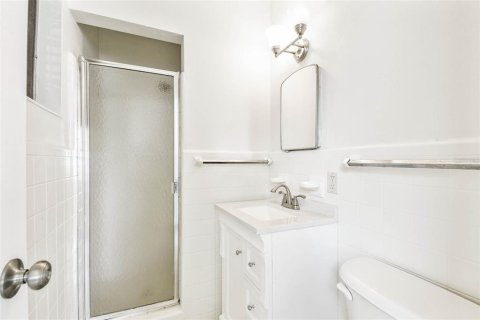 House in Saint Petersburg, Florida 6 bedrooms, 268.86 sq.m. № 1914770 - photo 20
