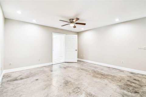 House in Saint Petersburg, Florida 6 bedrooms, 268.86 sq.m. № 1914770 - photo 29