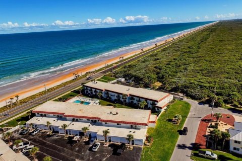 Townhouse in Flagler Beach, Florida 2 bedrooms, 110 sq.m. № 2420460 - photo 6
