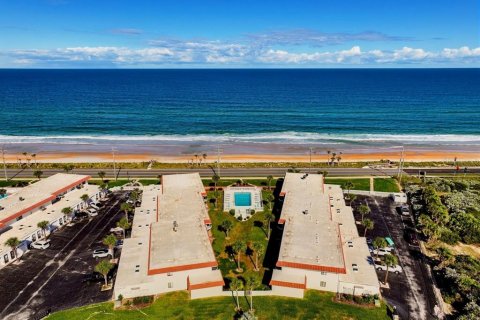 Townhouse in Flagler Beach, Florida 2 bedrooms, 110 sq.m. № 2420460 - photo 30