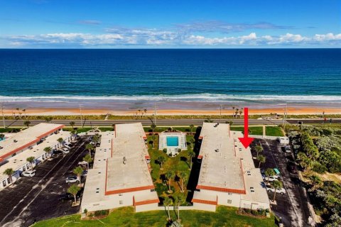 Townhouse in Flagler Beach, Florida 2 bedrooms, 110 sq.m. № 2420460 - photo 27