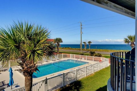 Townhouse in Flagler Beach, Florida 2 bedrooms, 110 sq.m. № 2420460 - photo 24