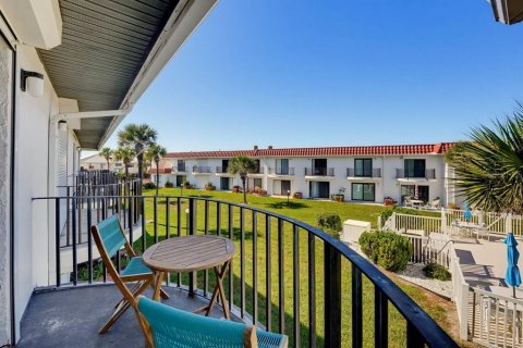 Townhouse in Flagler Beach, Florida 2 bedrooms, 110 sq.m. № 2420460 - photo 23