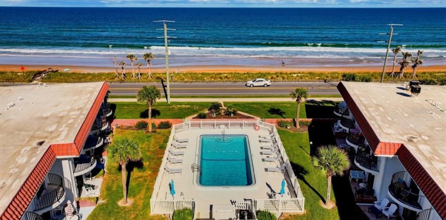 Townhouse in Flagler Beach, Florida 2 bedrooms, 110 sq.m. № 2420460