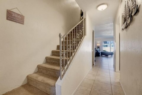 Townhouse in Flagler Beach, Florida 2 bedrooms, 110 sq.m. № 2420460 - photo 17