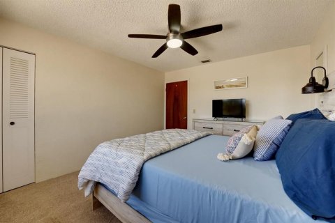 Townhouse in Flagler Beach, Florida 2 bedrooms, 110 sq.m. № 2420460 - photo 19