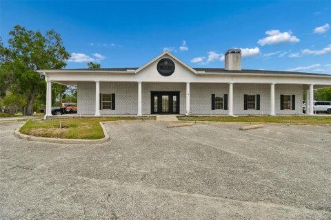 Propiedad comercial en alquiler en Clermont, Florida, 1379.41 m2 № 2111237 - foto 4