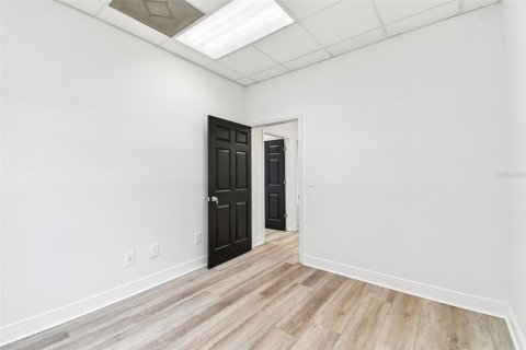Propiedad comercial en alquiler en Clermont, Florida, 1379.41 m2 № 2111237 - foto 30