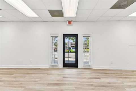 Propiedad comercial en alquiler en Clermont, Florida, 1379.41 m2 № 2111237 - foto 12