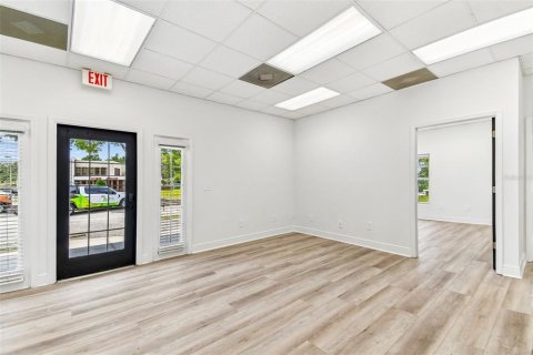 Propiedad comercial en alquiler en Clermont, Florida, 1379.41 m2 № 2111237 - foto 15