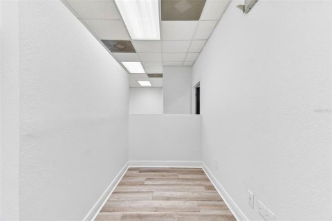 Propiedad comercial en alquiler en Clermont, Florida, 1379.41 m2 № 2111237 - foto 27