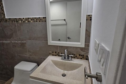 Condominio en venta en Miami Beach, Florida, 1 dormitorio, 93.83 m2 № 2152767 - foto 18