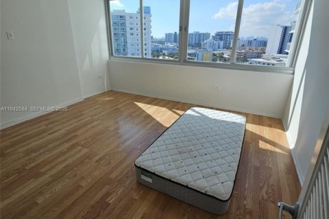 Condominio en venta en Miami Beach, Florida, 1 dormitorio, 93.83 m2 № 2152767 - foto 9