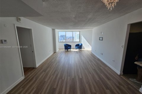 Condominio en venta en Miami Beach, Florida, 1 dormitorio, 93.83 m2 № 2152767 - foto 5