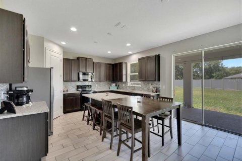 House in Riverview, Florida 5 bedrooms, 273.6 sq.m. № 1841365 - photo 7