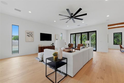 Villa ou maison à vendre à Tampa, Floride: 4 chambres, 374.4 m2 № 2408352 - photo 13
