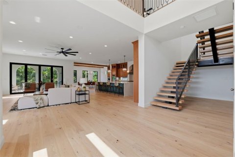 Villa ou maison à vendre à Tampa, Floride: 4 chambres, 374.4 m2 № 2408352 - photo 9
