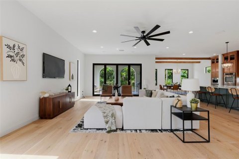 Villa ou maison à vendre à Tampa, Floride: 4 chambres, 374.4 m2 № 2408352 - photo 12
