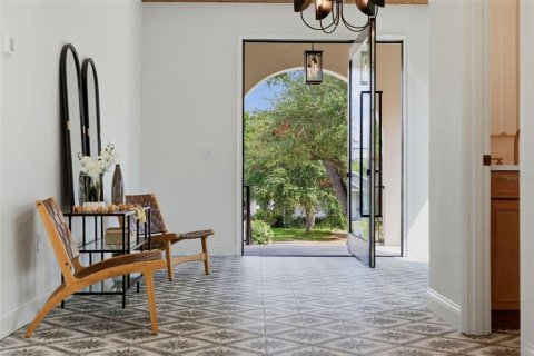 Villa ou maison à vendre à Tampa, Floride: 4 chambres, 374.4 m2 № 2408352 - photo 5