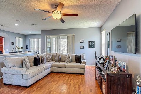 Villa ou maison à vendre à Kissimmee, Floride: 4 chambres, 284.37 m2 № 1791730 - photo 16