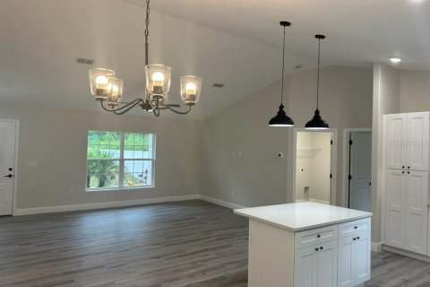 House in Orange City, Florida 3 bedrooms, 130.81 sq.m. № 1918266 - photo 11