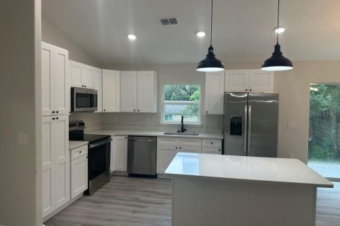 House in Orange City, Florida 3 bedrooms, 130.81 sq.m. № 1918266 - photo 12