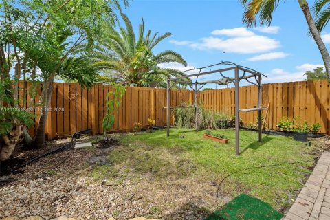Casa en alquiler en Pembroke Pines, Florida, 4 dormitorios, 176.98 m2 № 2075789 - foto 20