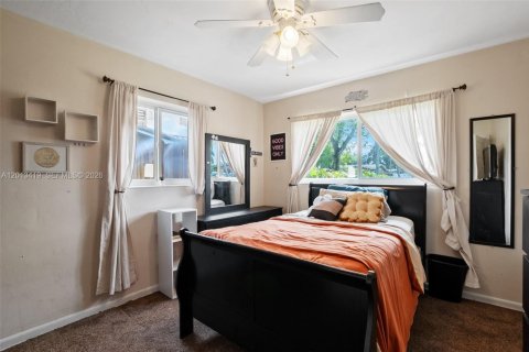 Casa en alquiler en Pembroke Pines, Florida, 4 dormitorios, 176.98 m2 № 2075789 - foto 13