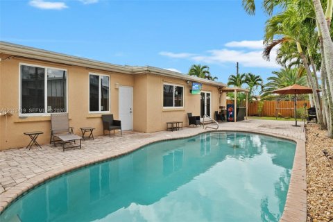 Casa en alquiler en Pembroke Pines, Florida, 4 dormitorios, 176.98 m2 № 2075789 - foto 18