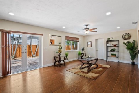 Casa en alquiler en Pembroke Pines, Florida, 4 dormitorios, 176.98 m2 № 2075789 - foto 8