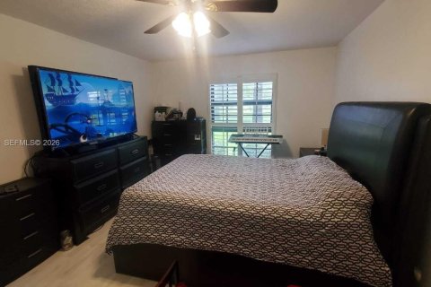 Condo in Lauderhill, Florida, 2 bedrooms  № 2010611 - photo 7