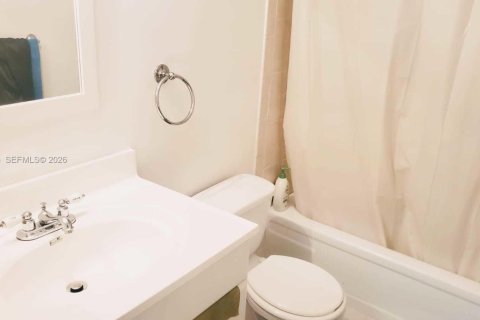 Condo in Lauderhill, Florida, 2 bedrooms  № 2010611 - photo 10