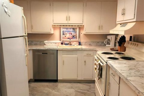 Condominio en alquiler en Ocala, Florida, 2 dormitorios, 119.19 m2 № 1769093 - foto 7