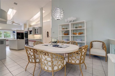 House in Venice, Florida 4 bedrooms, 331.66 sq.m. № 1644130 - photo 19