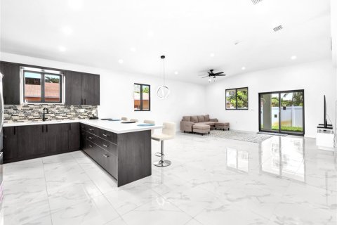 Villa ou maison à vendre à Pompano Beach, Floride: 3 chambres, 139.07 m2 № 1958472 - photo 11