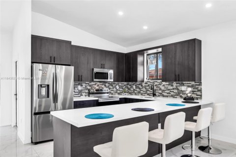 Villa ou maison à vendre à Pompano Beach, Floride: 3 chambres, 139.07 m2 № 1958472 - photo 9