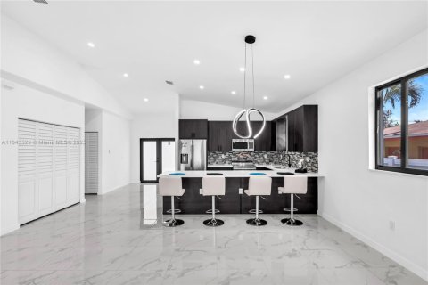 Villa ou maison à vendre à Pompano Beach, Floride: 3 chambres, 139.07 m2 № 1958472 - photo 13