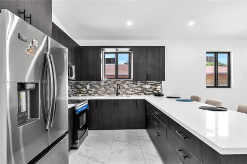 Villa ou maison à vendre à Pompano Beach, Floride: 3 chambres, 139.07 m2 № 1958472 - photo 10