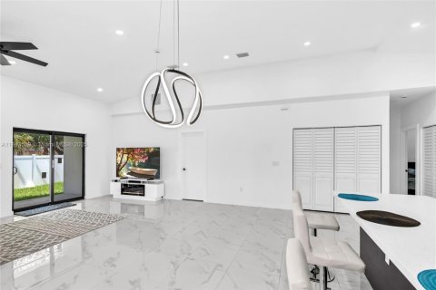 Villa ou maison à vendre à Pompano Beach, Floride: 3 chambres, 139.07 m2 № 1958472 - photo 17