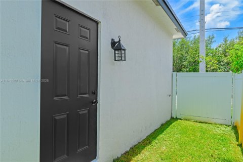 Villa ou maison à vendre à Pompano Beach, Floride: 3 chambres, 139.07 m2 № 1958472 - photo 30