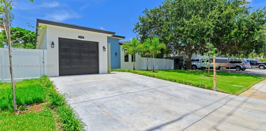 Villa ou maison à Pompano Beach, Floride 3 chambres, 139.07 m2 № 1958472