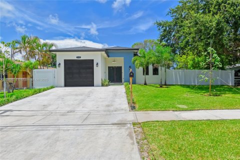 Villa ou maison à vendre à Pompano Beach, Floride: 3 chambres, 139.07 m2 № 1958472 - photo 3